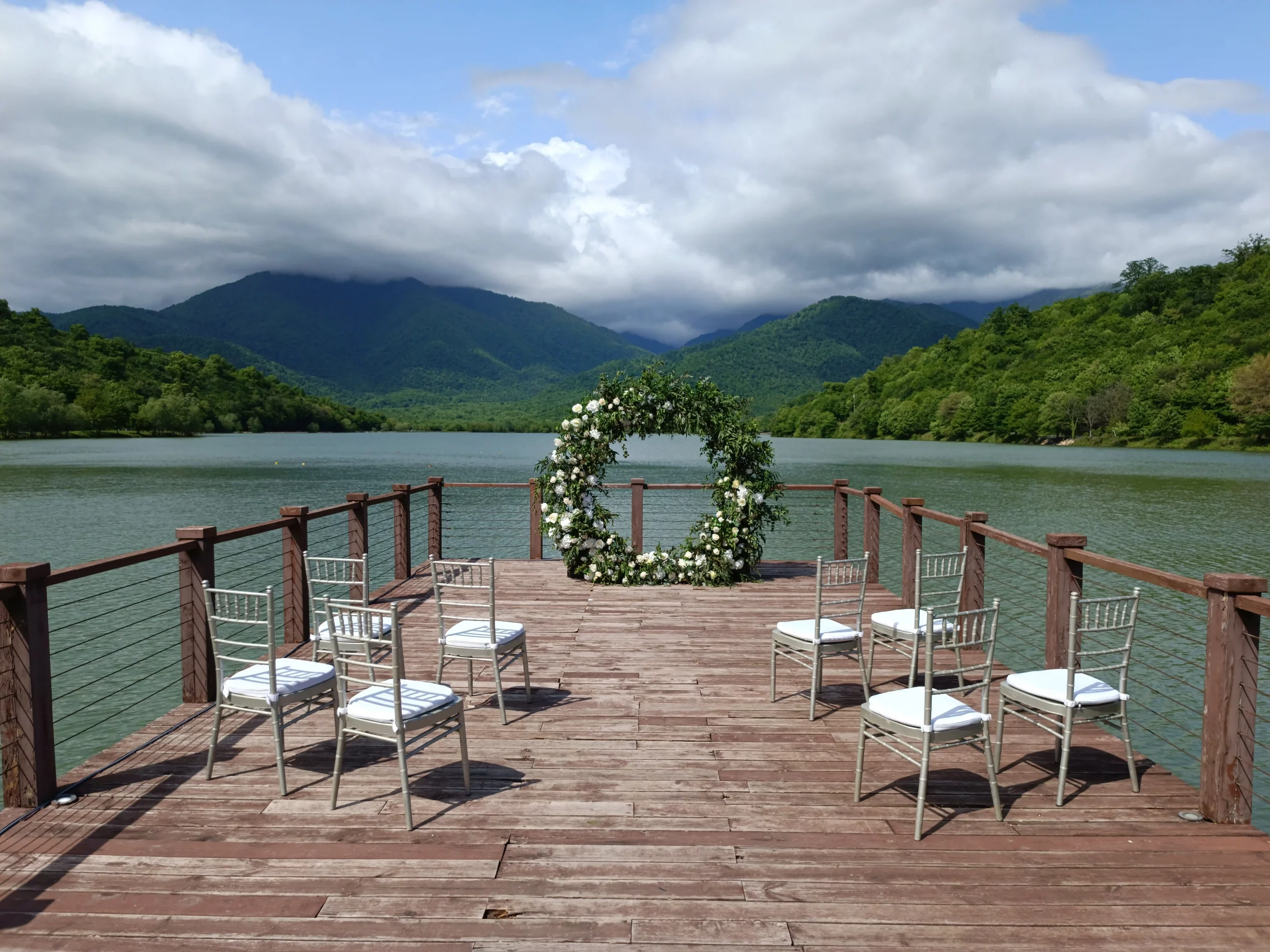 Wedding-on-the-Lake-Georgia-Shu-Wedding-Agency-scaled