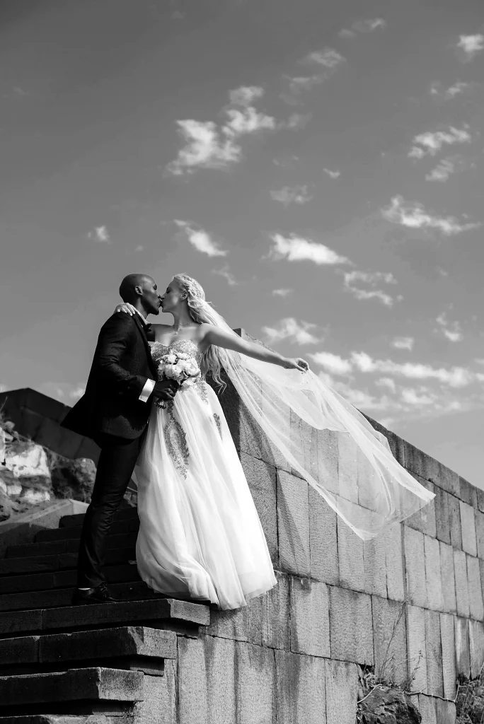 Черно белая свадебная фотосессия в ГРузии