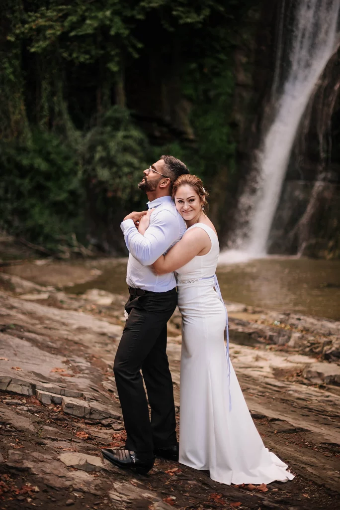 Свадебные фото у водопада Грузия