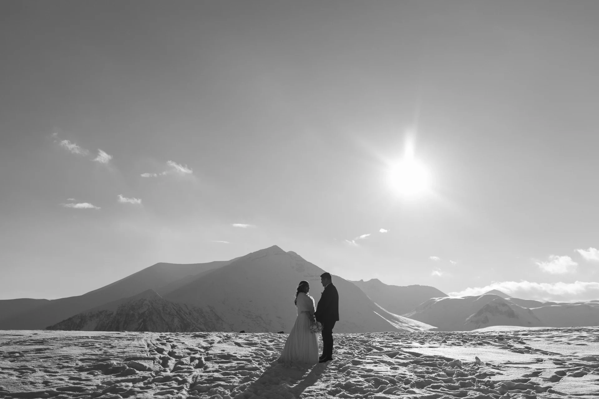 Свадьба в горах Грузии со снегом
