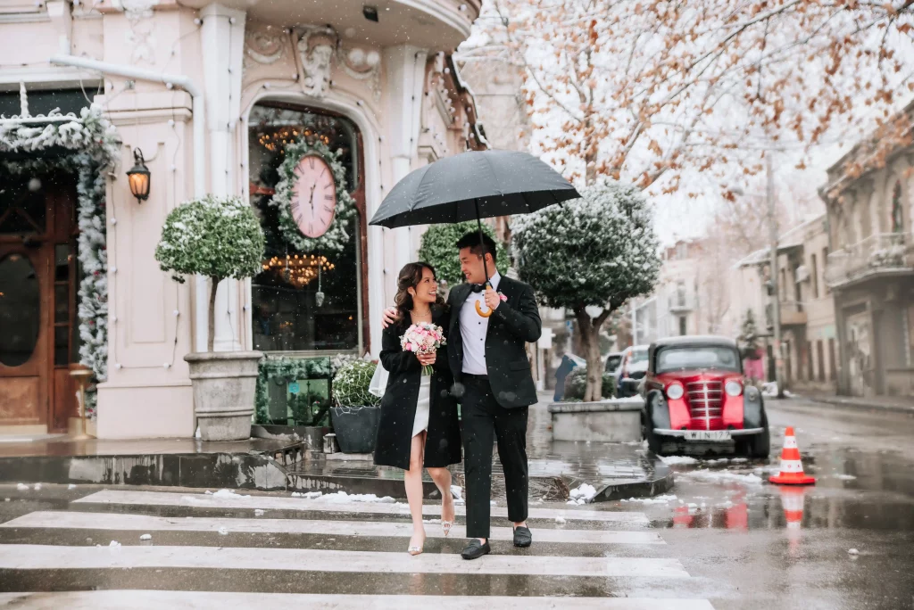 Свадебная фотосессия в Грузии с зонтом